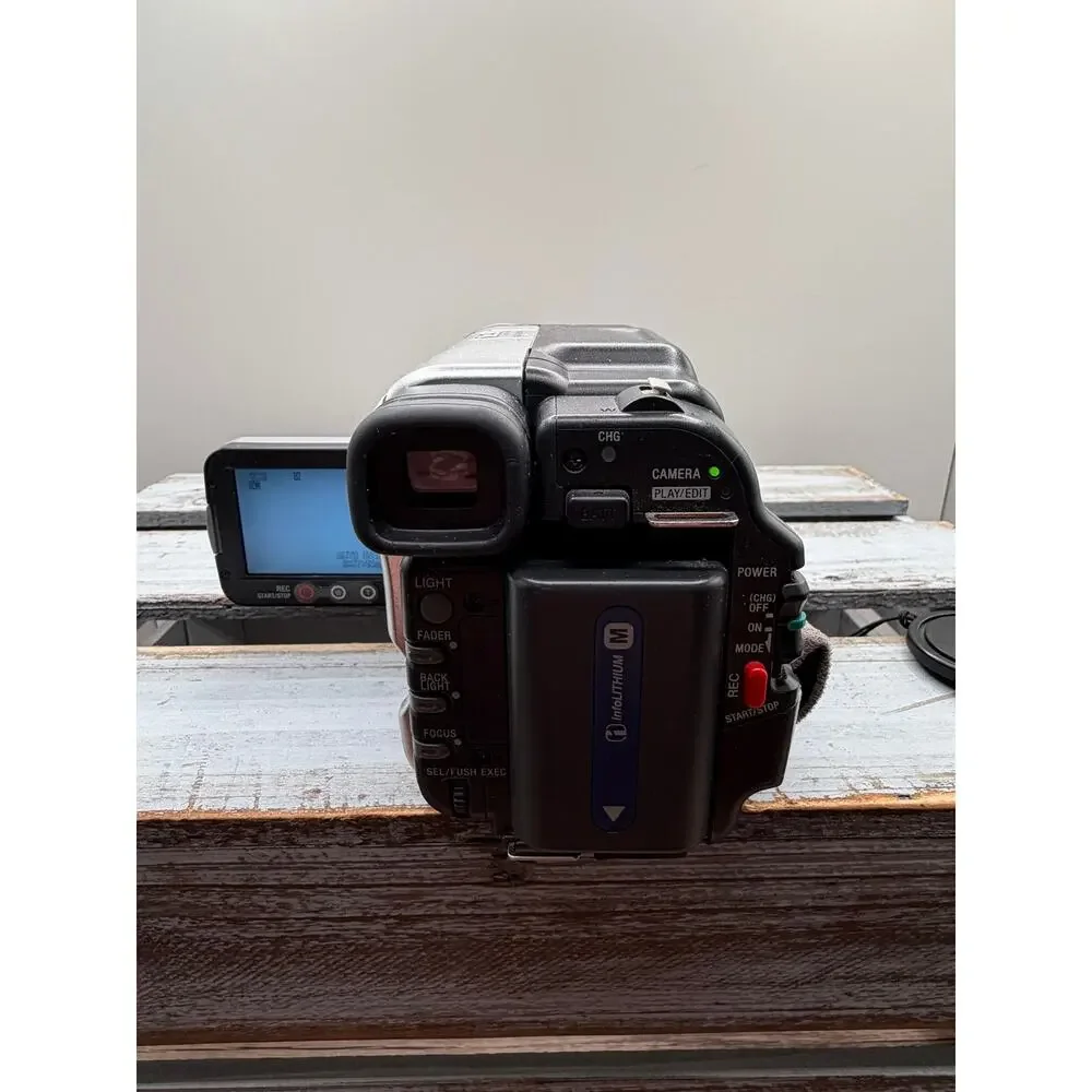 Sony Handycam CCD-TRV138 Video Hi8 Camcorder - (Tested and Working)